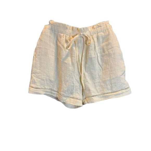 DOKOTOO Women's Cream High Waisted Pull On Shorts Size Medium NWT - Picture 1 of 9